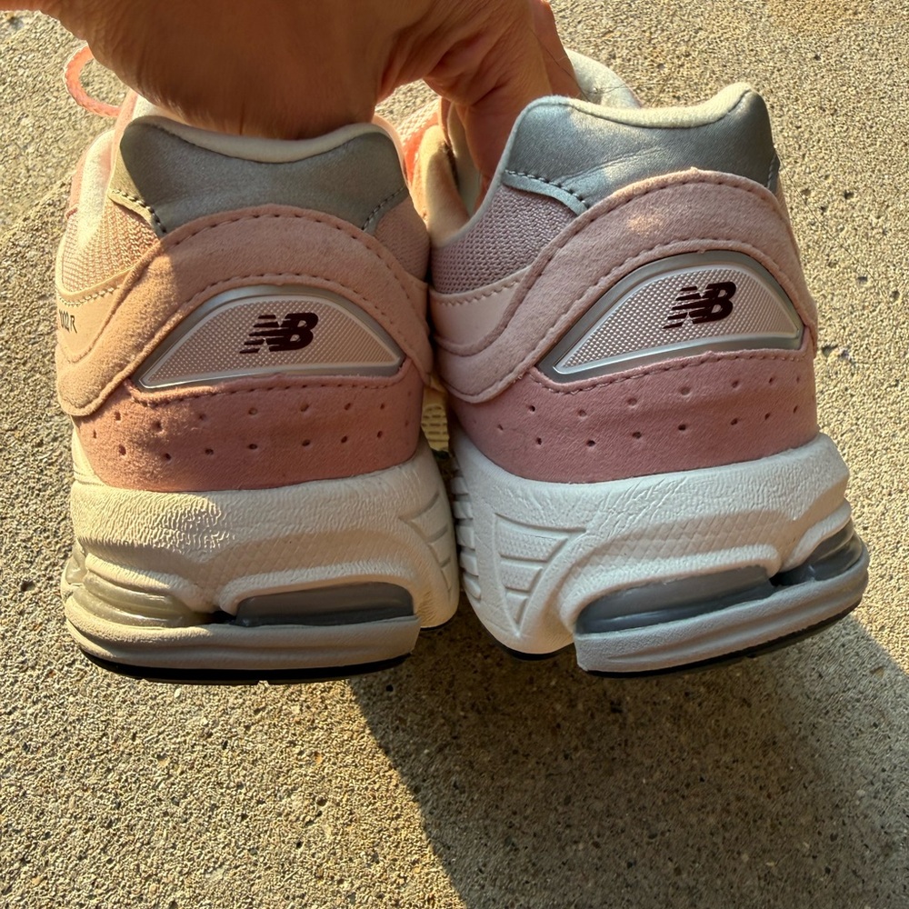 NWOT New Balance Pink and White Women's Running Sneakers - Picture 3 of 16